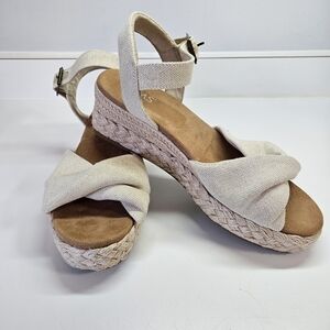 TOMS Kinsley Platform Wedge Sandal Natural Beige Shoes Size 8.5
